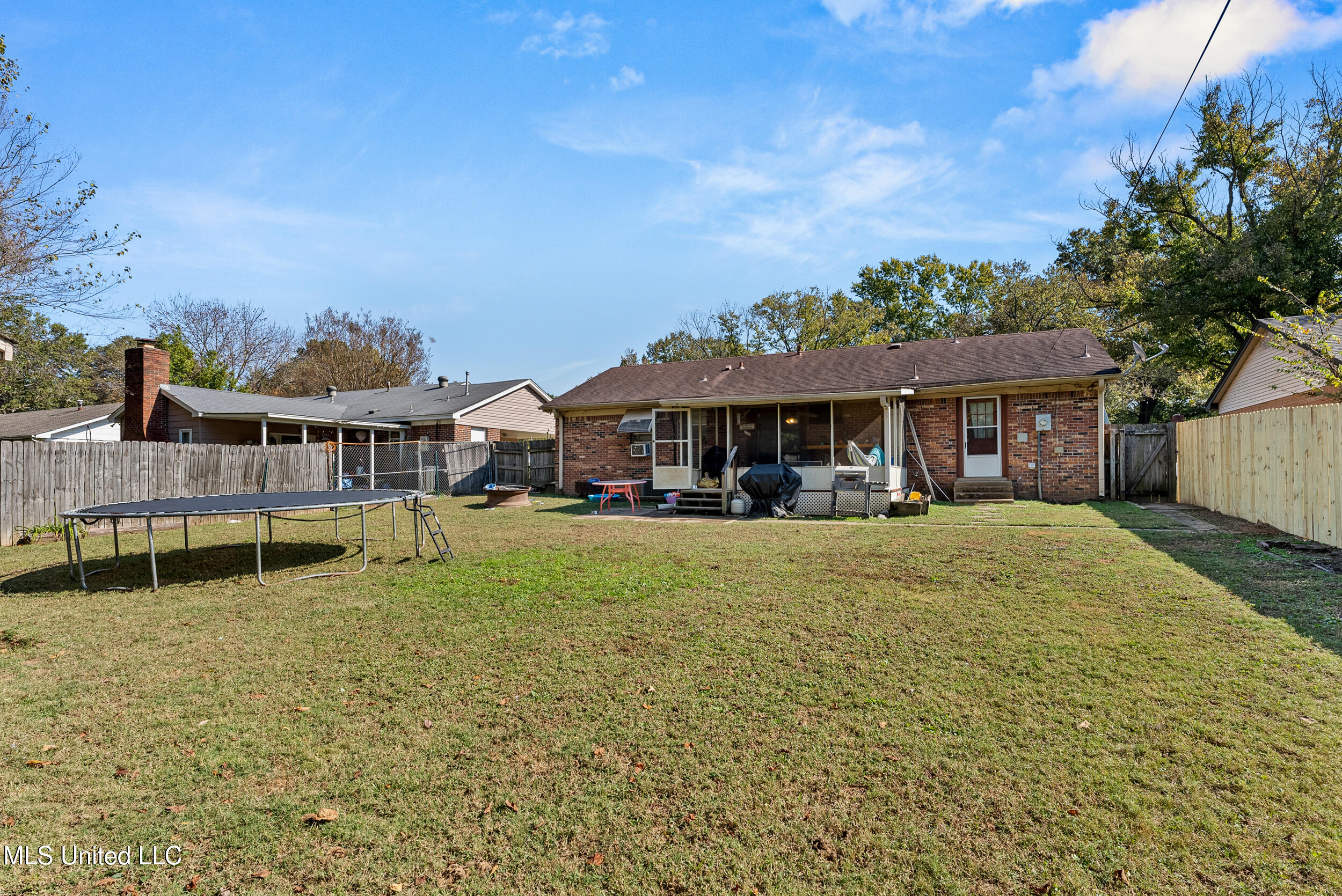 7705 Charleston Drive, Southaven, Mississippi image 3