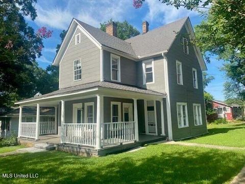 Homes For Sale - 400 Burke Avenue<br/> Pike County, McComb, MS 39648