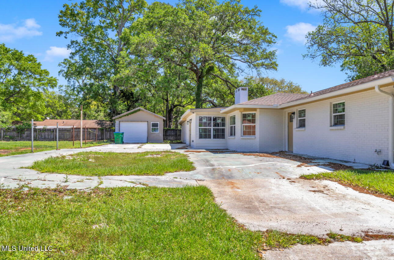2723 Briarwood Circle, Moss Point, Mississippi image 40