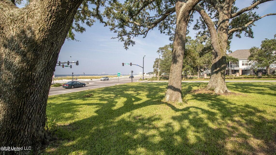 534 E Beach Boulevard, Gulfport, Mississippi image 11