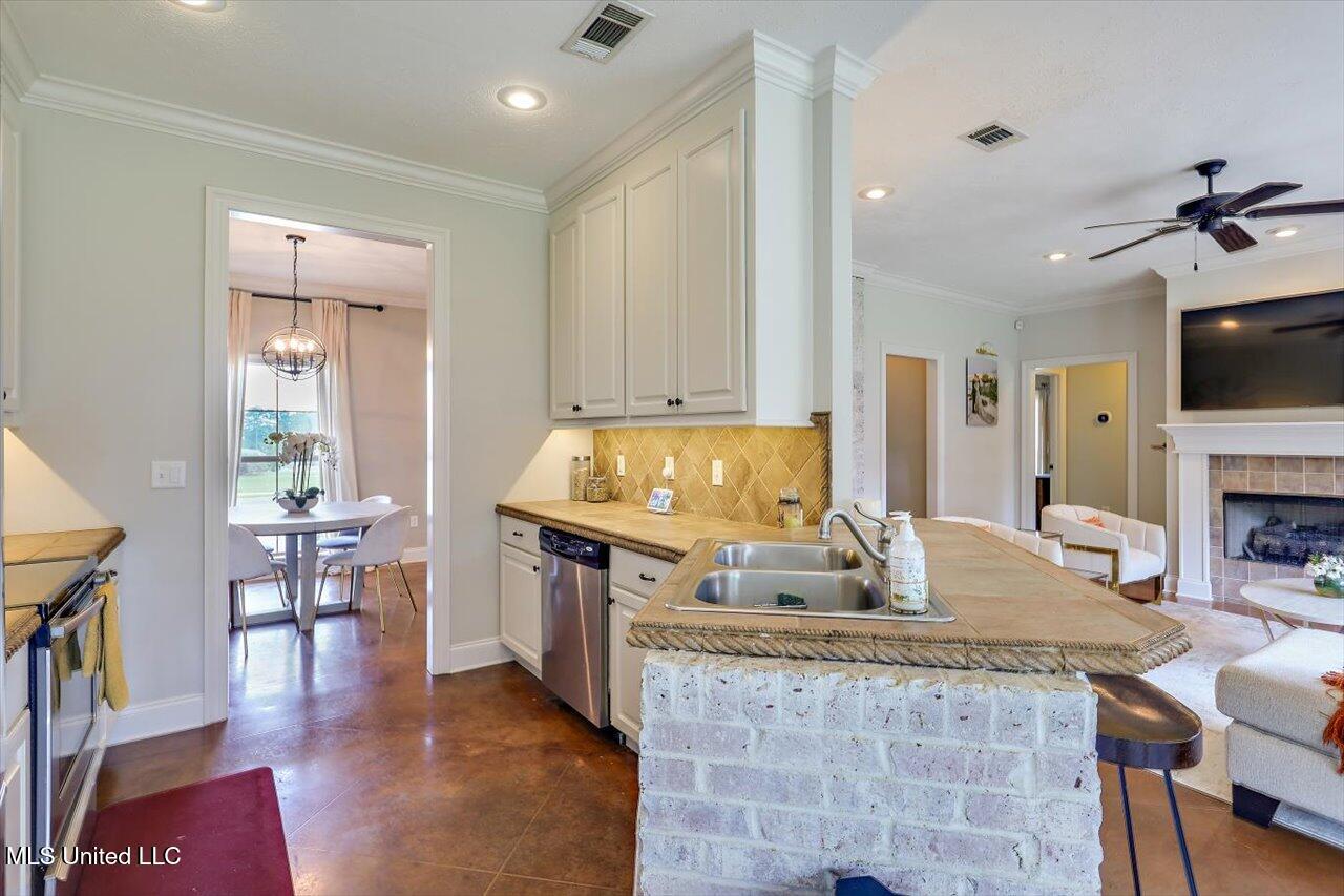 100 Britton Circle, Flowood, Mississippi image 13