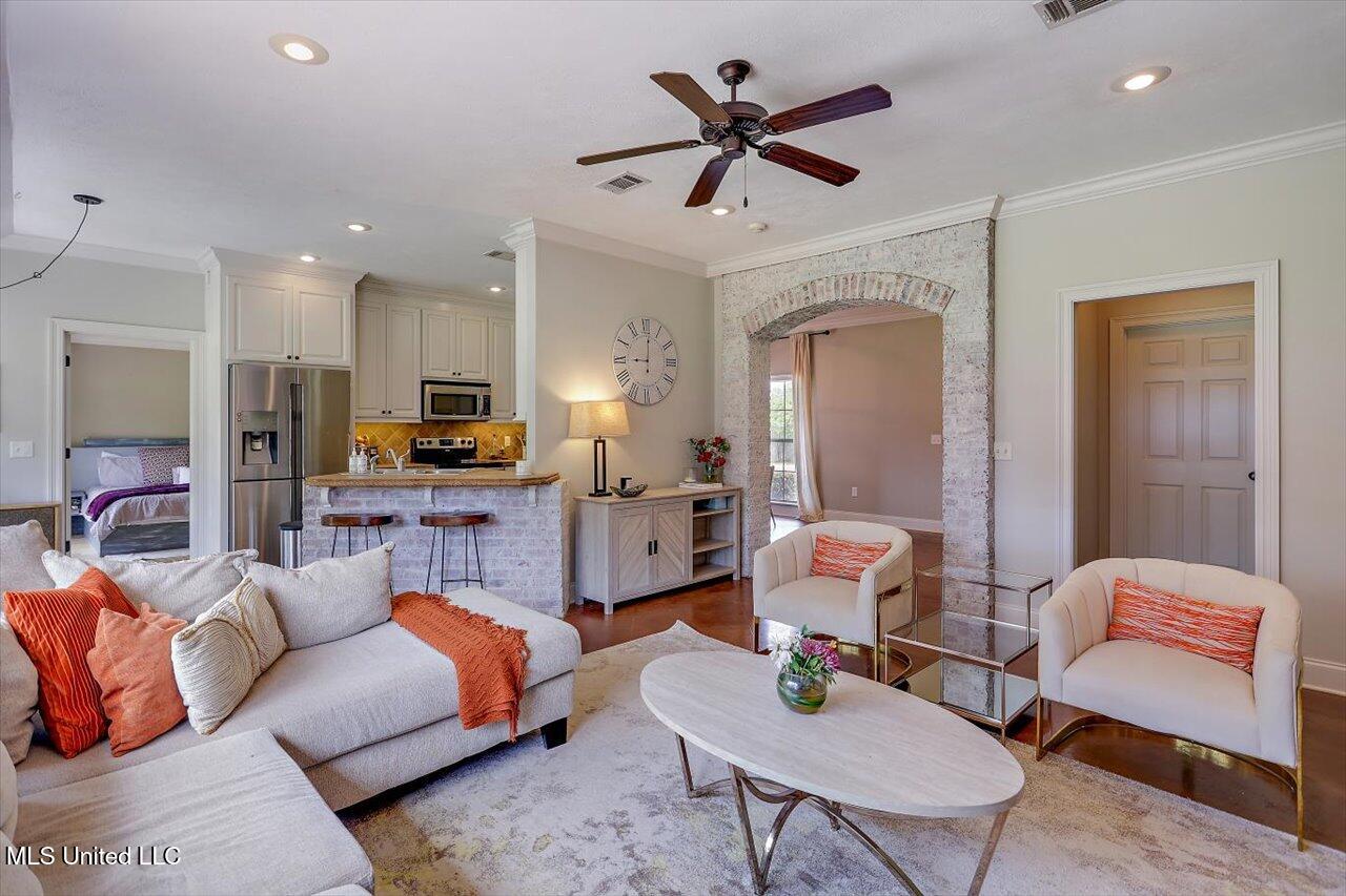 100 Britton Circle, Flowood, Mississippi image 7