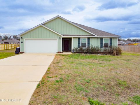 Homes For Sale - 125 Mulberry Drive<br/> Lucedale, MS 39452