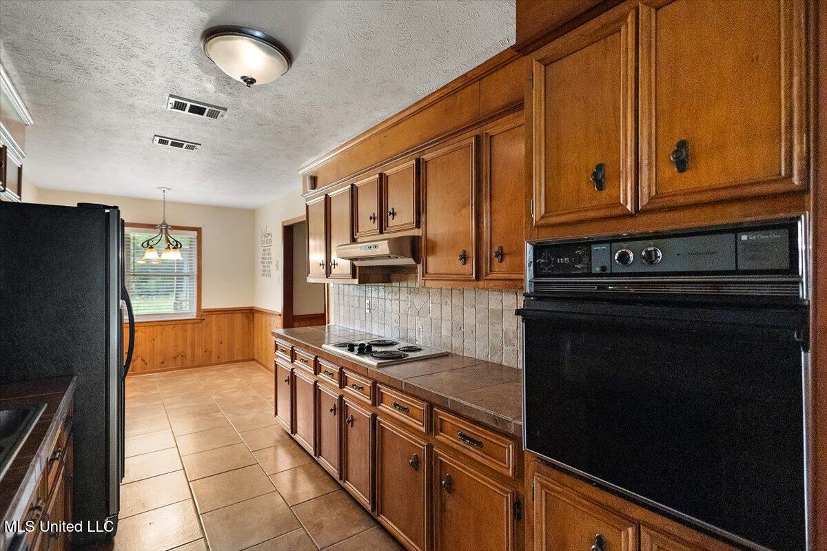 101 Lake Of Pines Drive, Jackson, Mississippi image 12