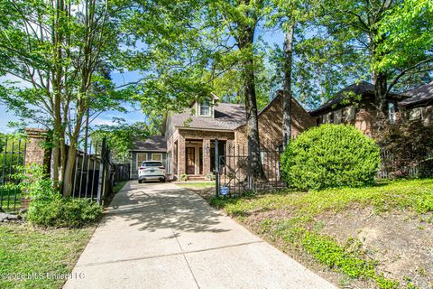 Homes For Sale - 1612 E Northside Dr Drive<br/> Jackson, MS 39211