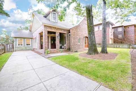 Homes For Sale - 1612 E Northside Dr Drive<br/> Jackson, MS 39211