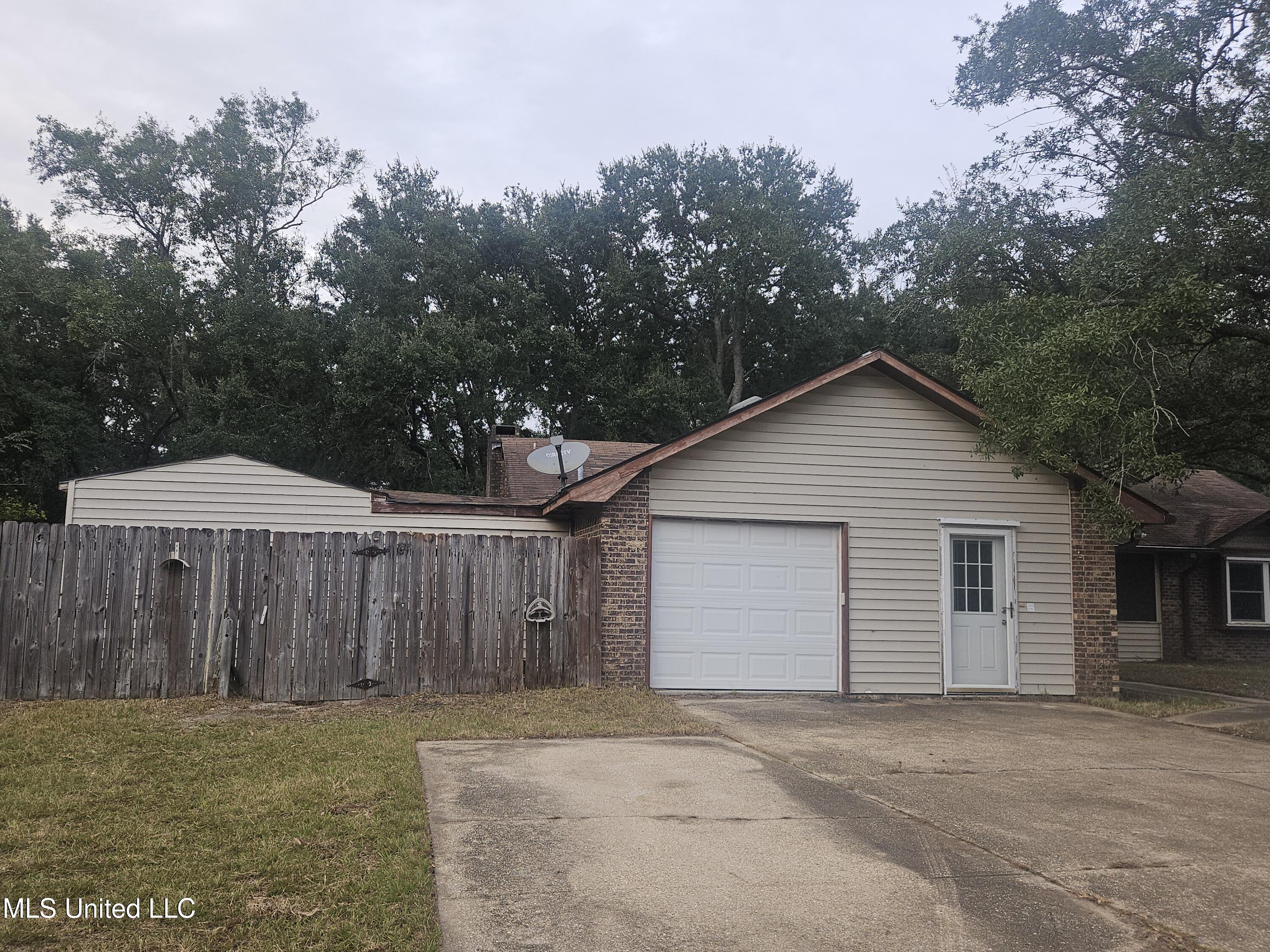 8520 Mermaid Avenue, Ocean Springs, Mississippi image 3