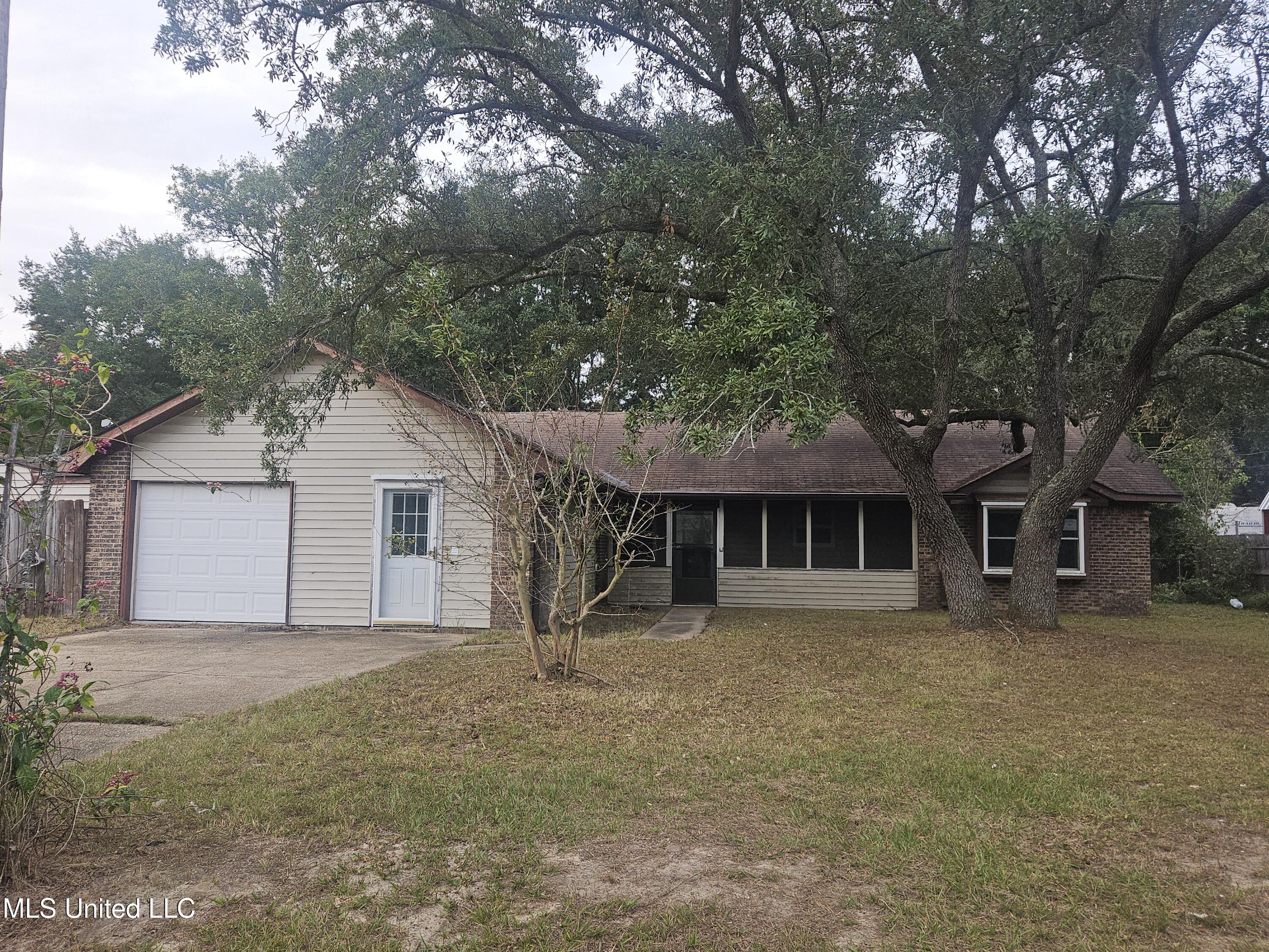 8520 Mermaid Avenue, Ocean Springs, Mississippi image 1