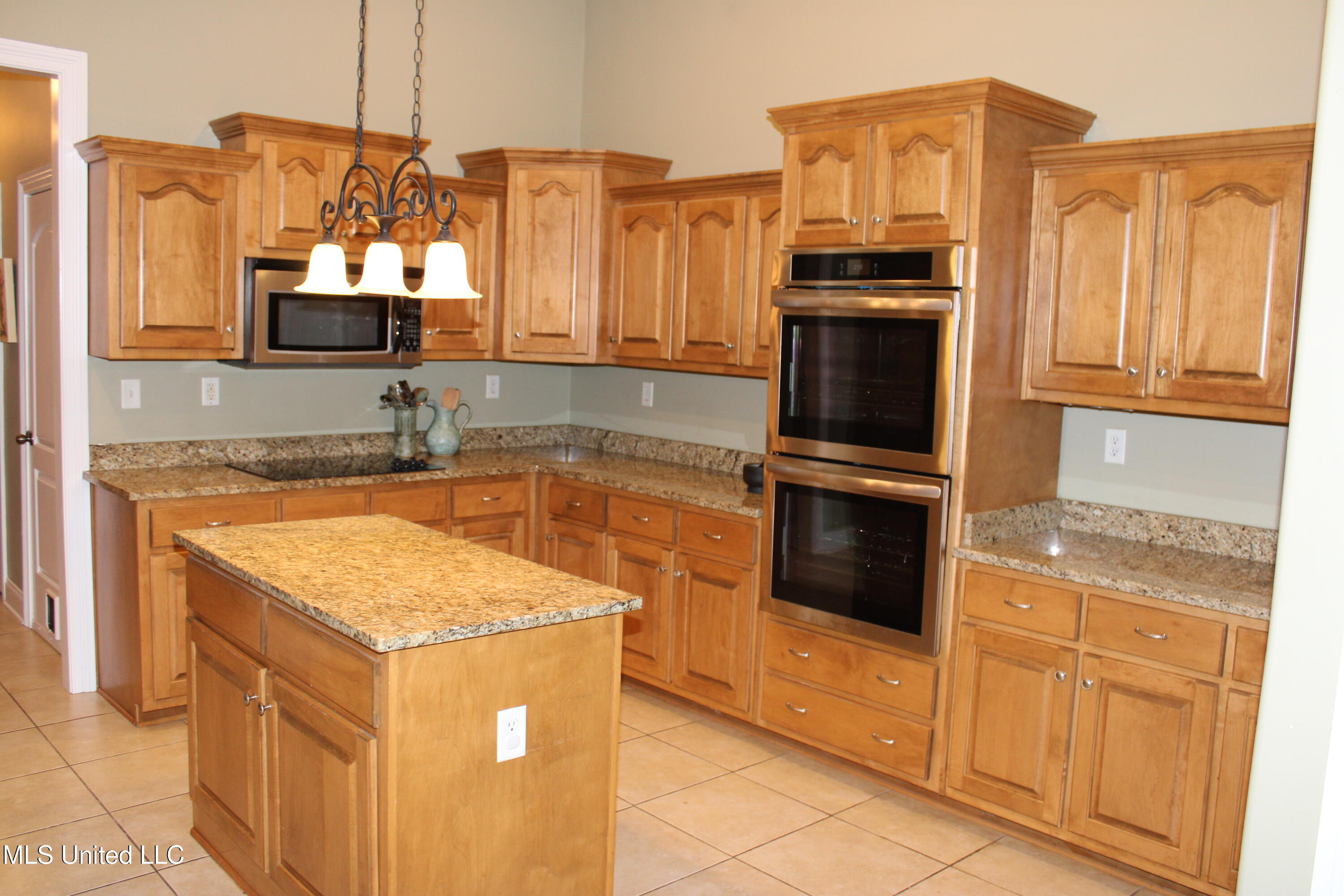 3510 Holsten Creek Drive, Southaven, Mississippi image 13
