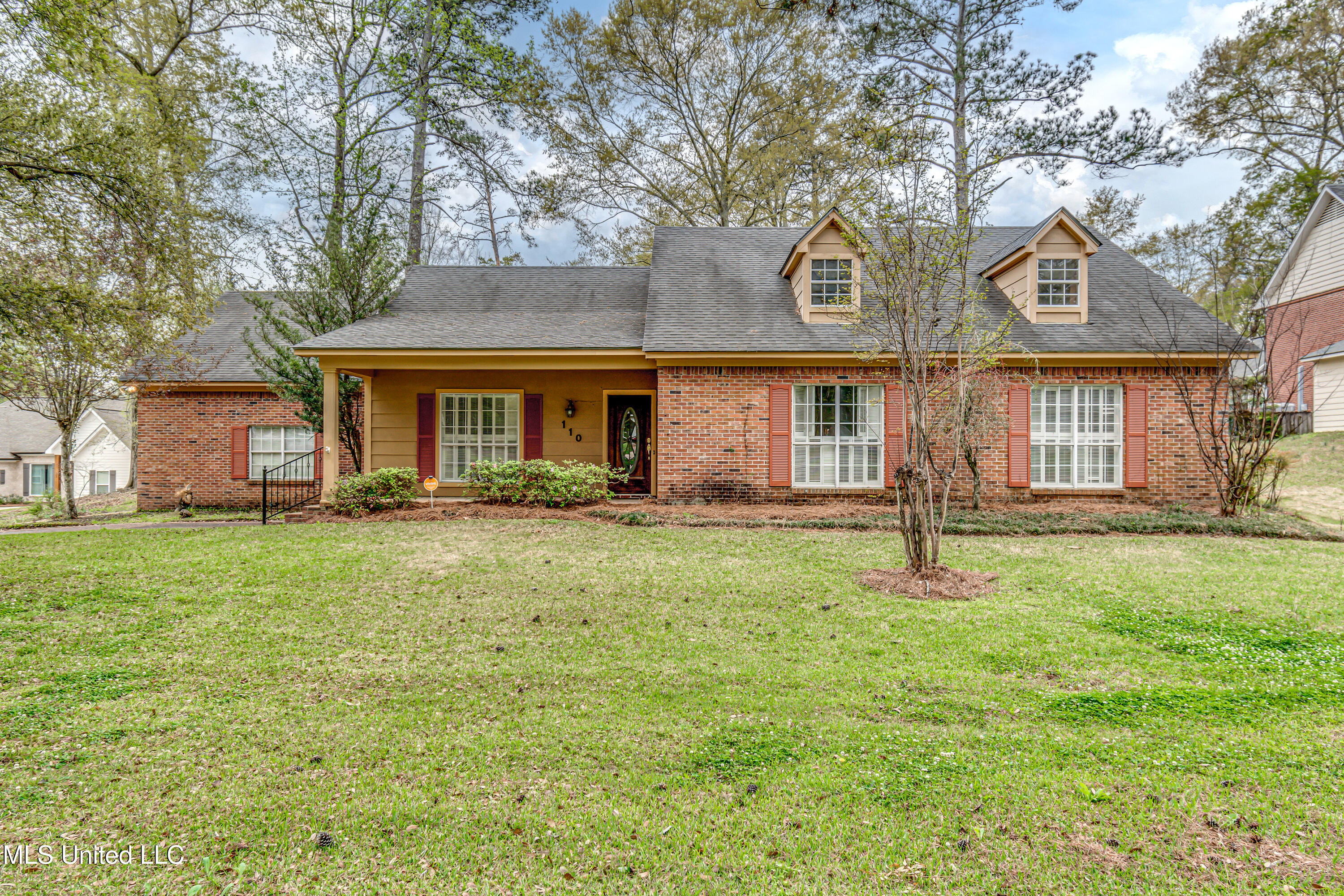 110 E Sunset Drive, Brandon, Mississippi image 1