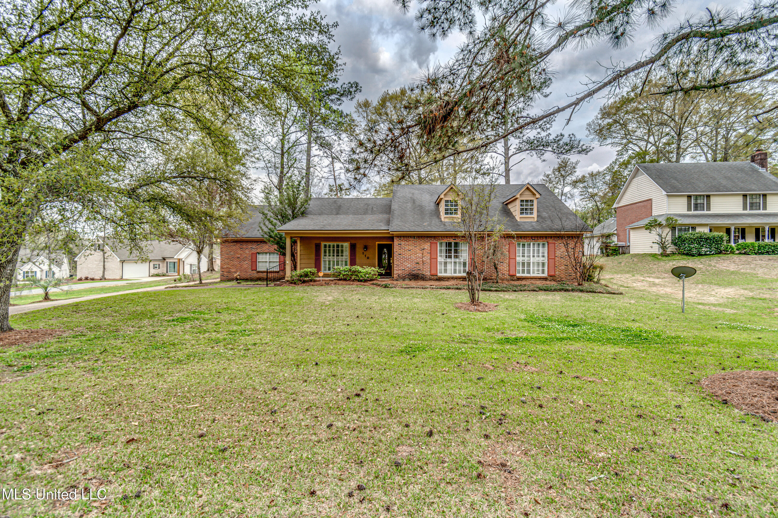 110 E Sunset Drive, Brandon, Mississippi image 3