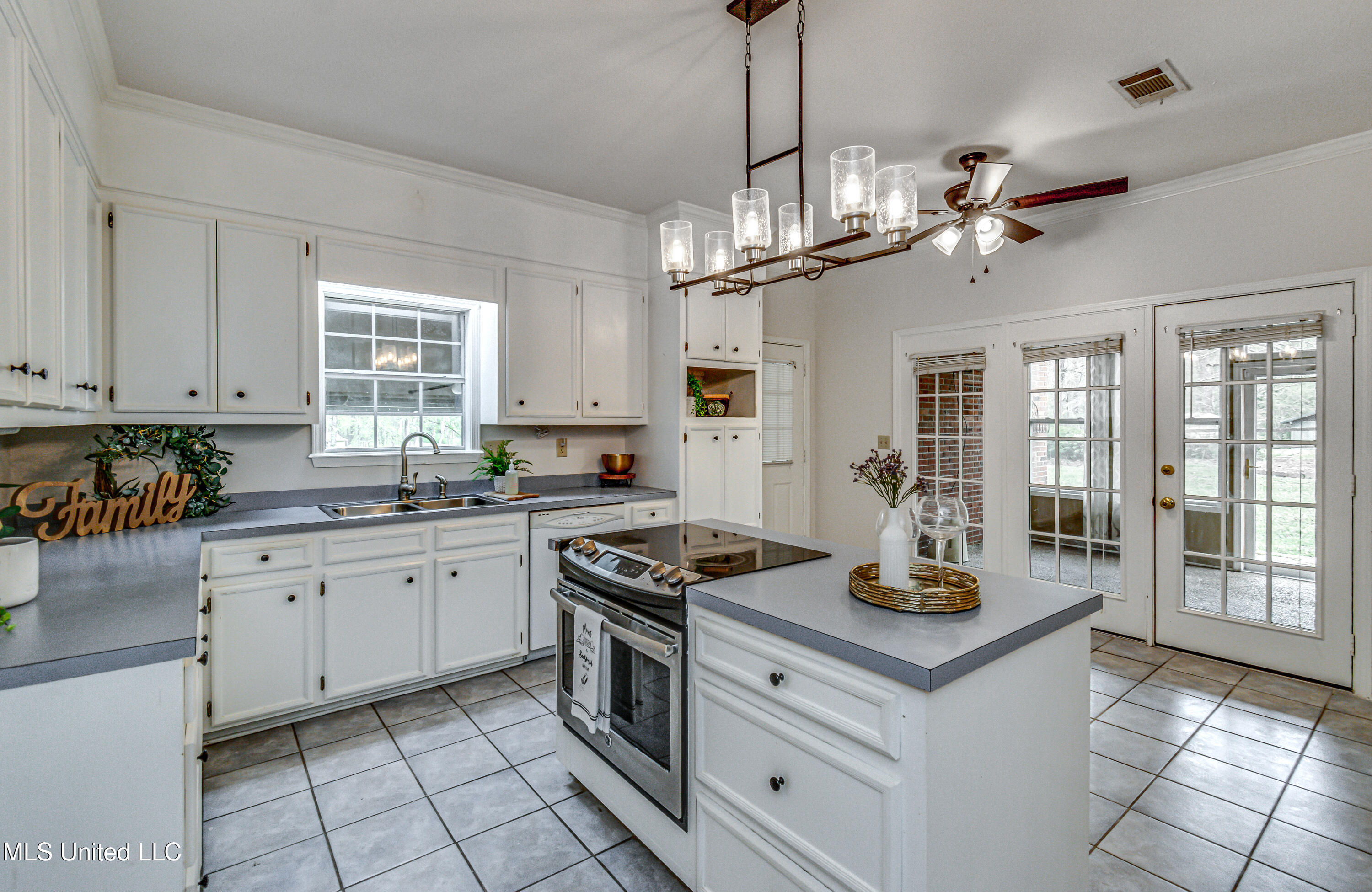 110 E Sunset Drive, Brandon, Mississippi image 17