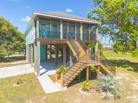 Homes For Sale - 100 Pitcher Point<br/> Harrison County, Long Beach, MS 39560