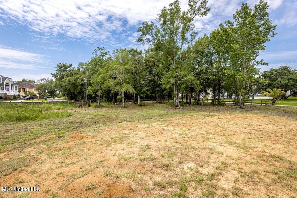 W El Bonito Drive, Ocean Springs, Mississippi image 5
