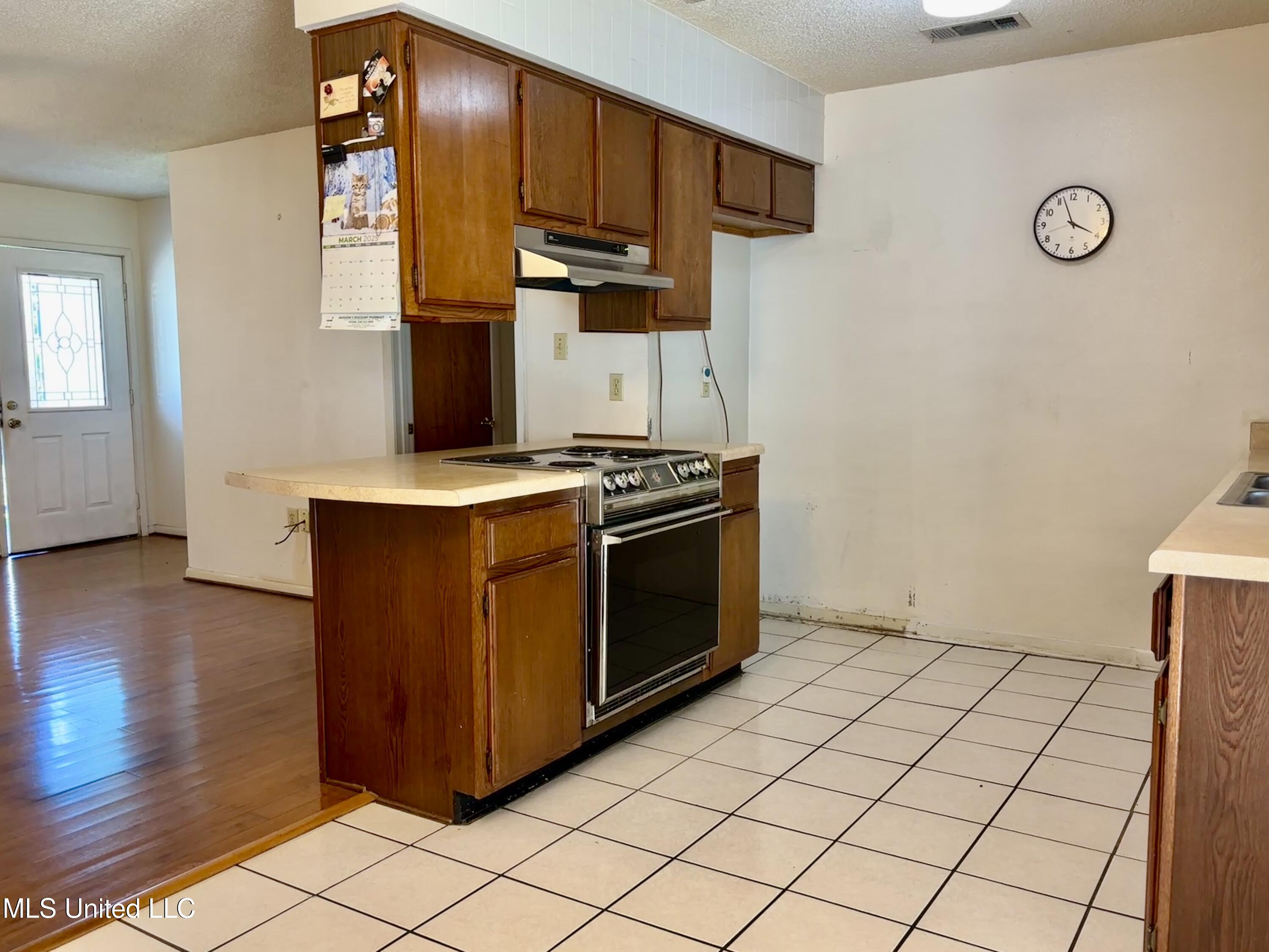 126 Faust Drive, Gulfport, Mississippi image 7