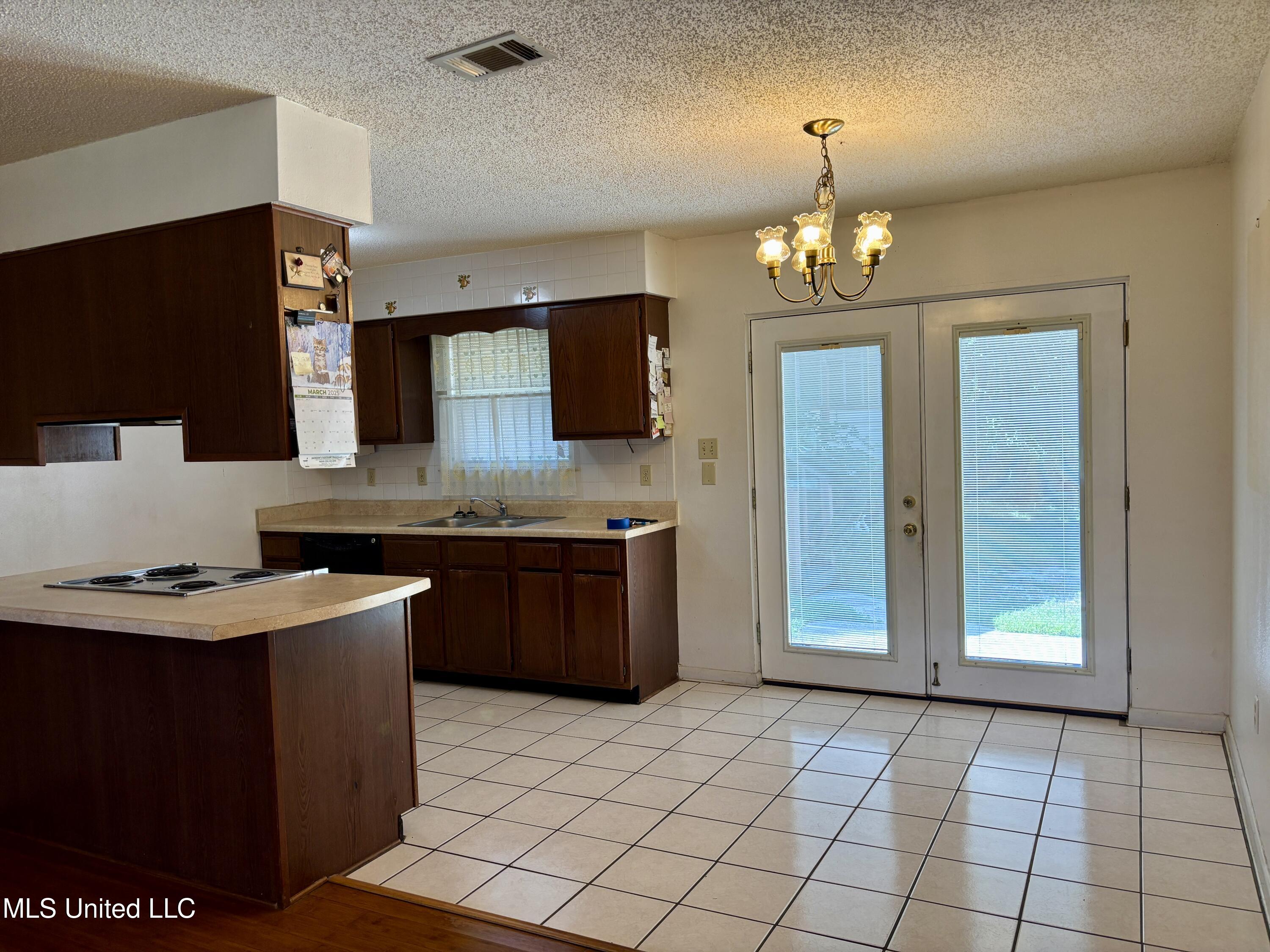 126 Faust Drive, Gulfport, Mississippi image 5