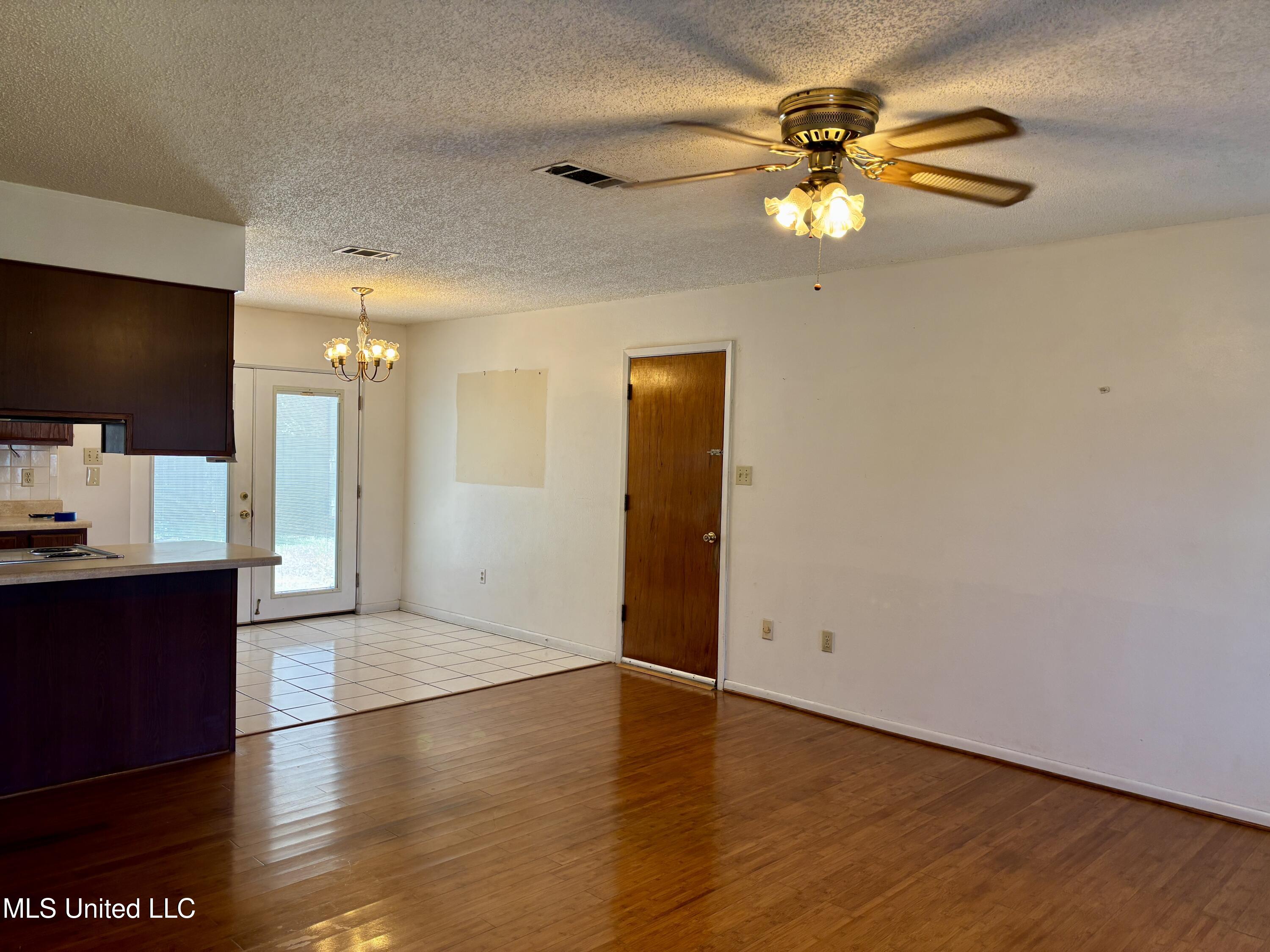 126 Faust Drive, Gulfport, Mississippi image 3
