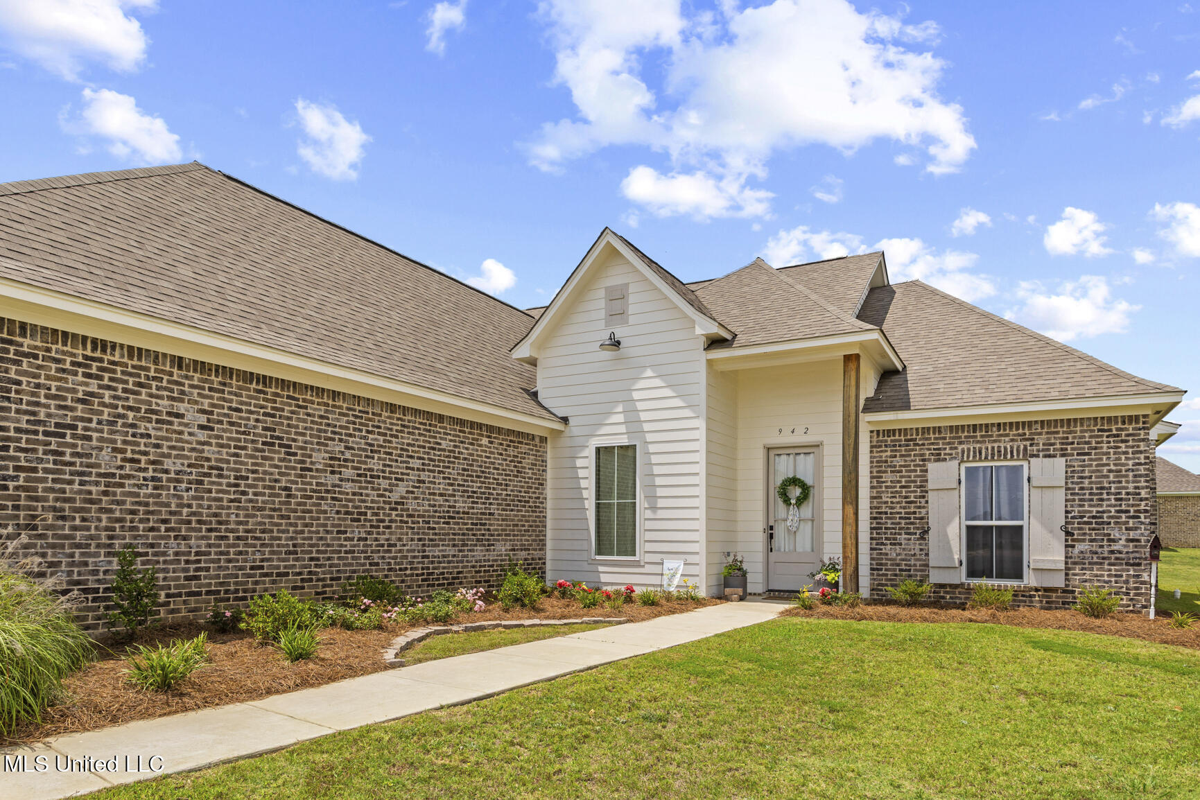 942 Glenwild Circle, Canton, Mississippi image 2