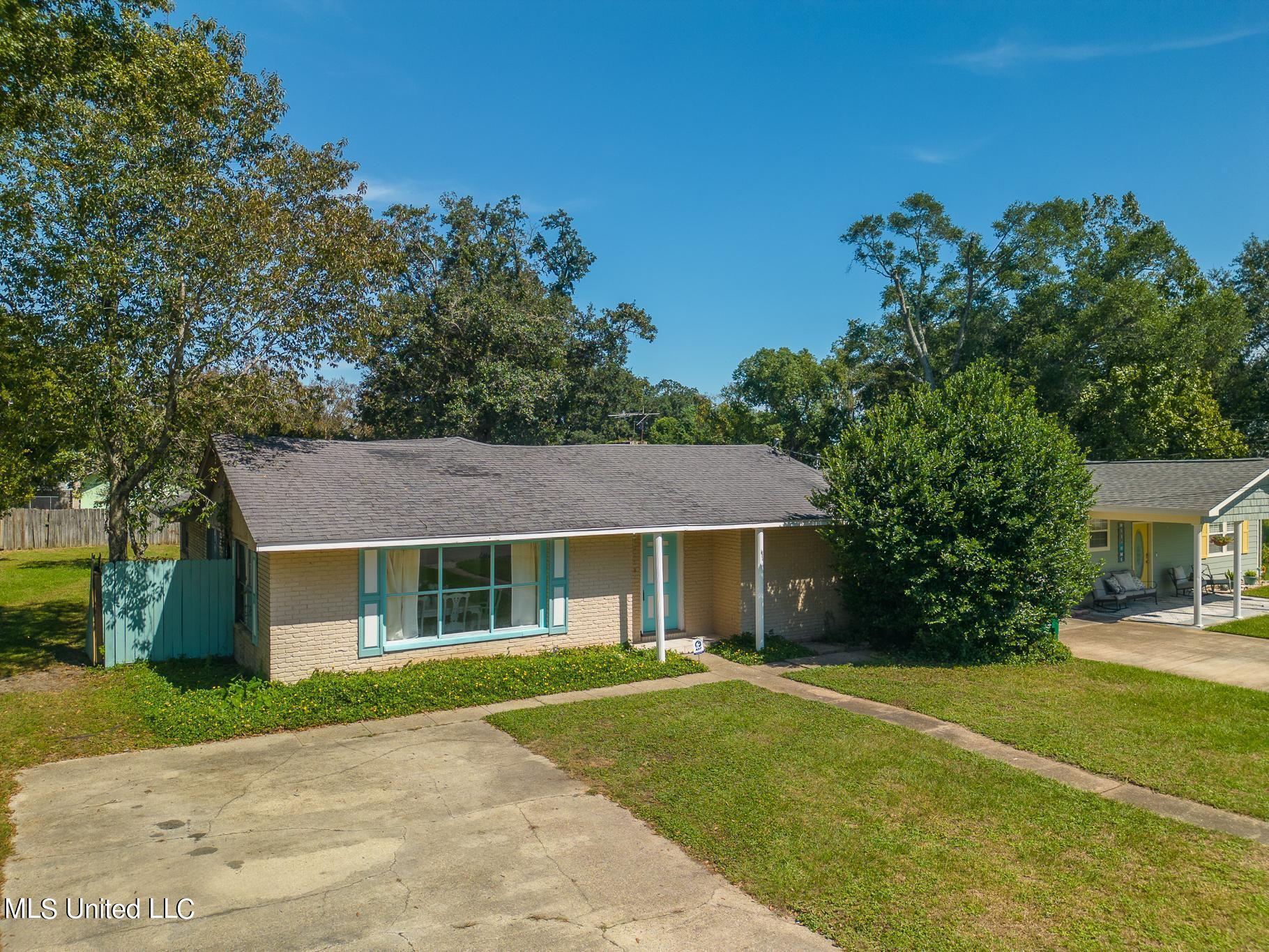 706 Mills Avenue, Gulfport, Mississippi image 1