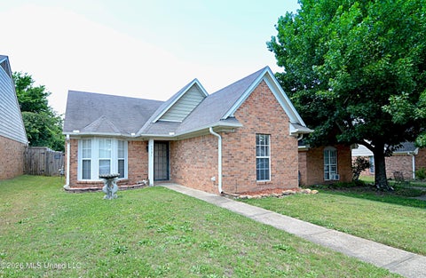 Homes For Sale - 5521 Bradley Drive<br/> Southaven, MS 38671