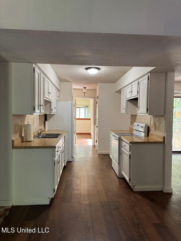 6669 Ahekolo Circle, Diamondhead, Mississippi image 3