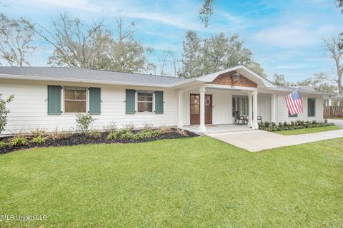 Single Family Residence in Ocean Springs MS 413 Forest Hill Drive.jpg