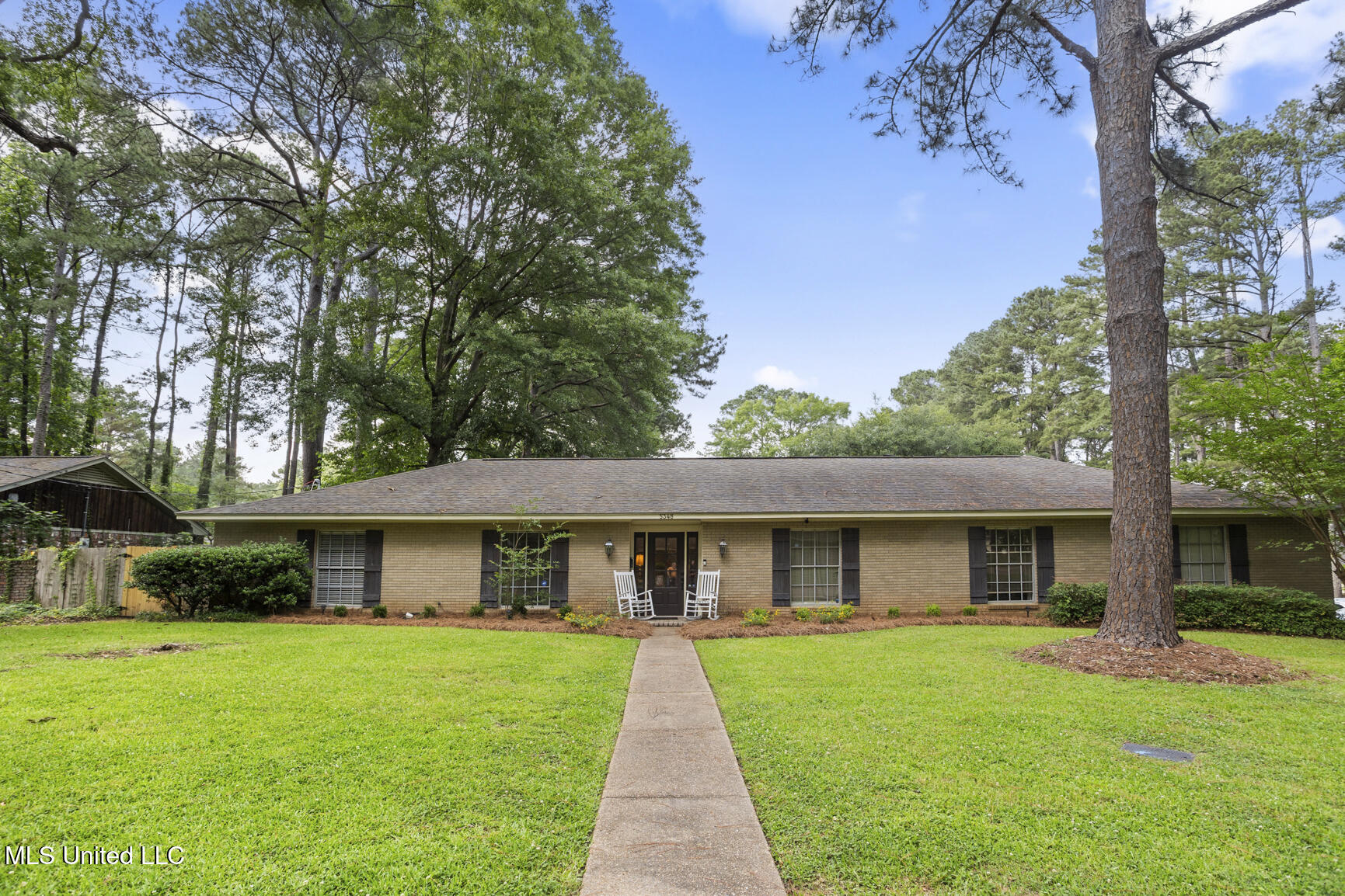 5348 Saratoga Drive, Jackson, Mississippi image 1