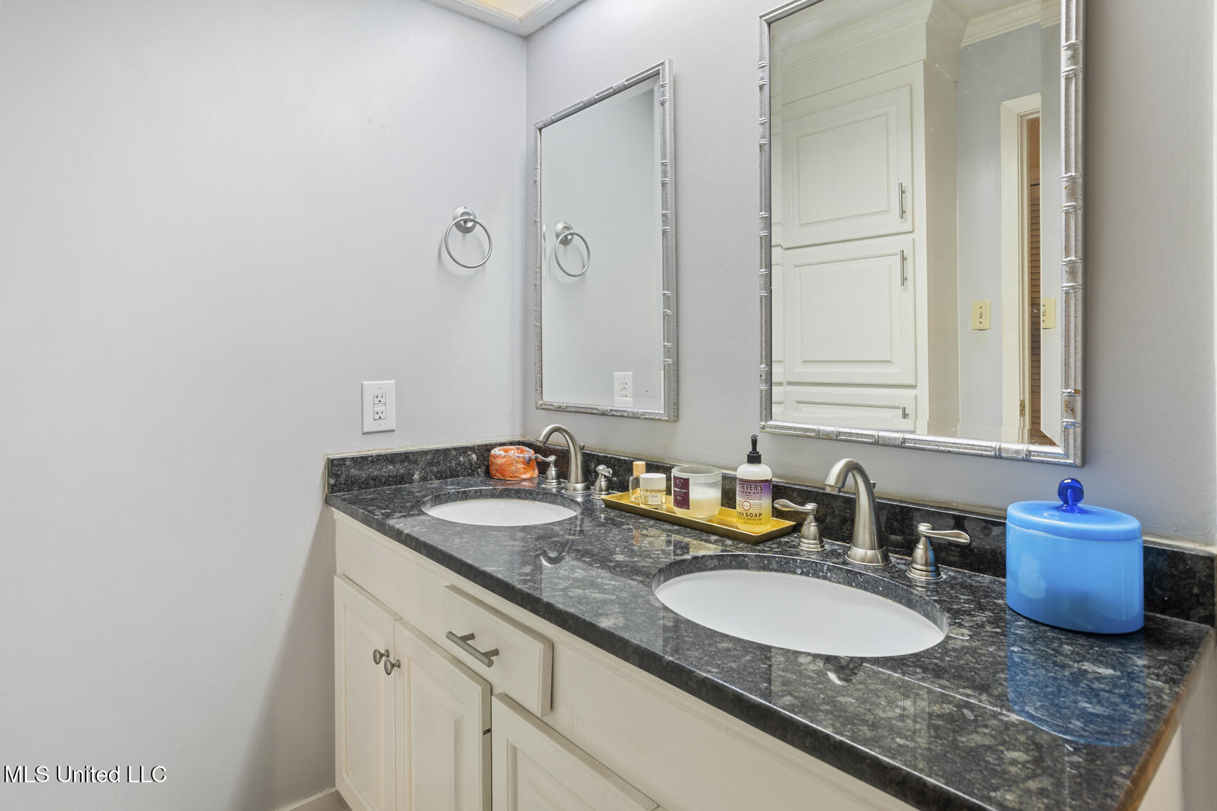 5348 Saratoga Drive, Jackson, Mississippi image 21