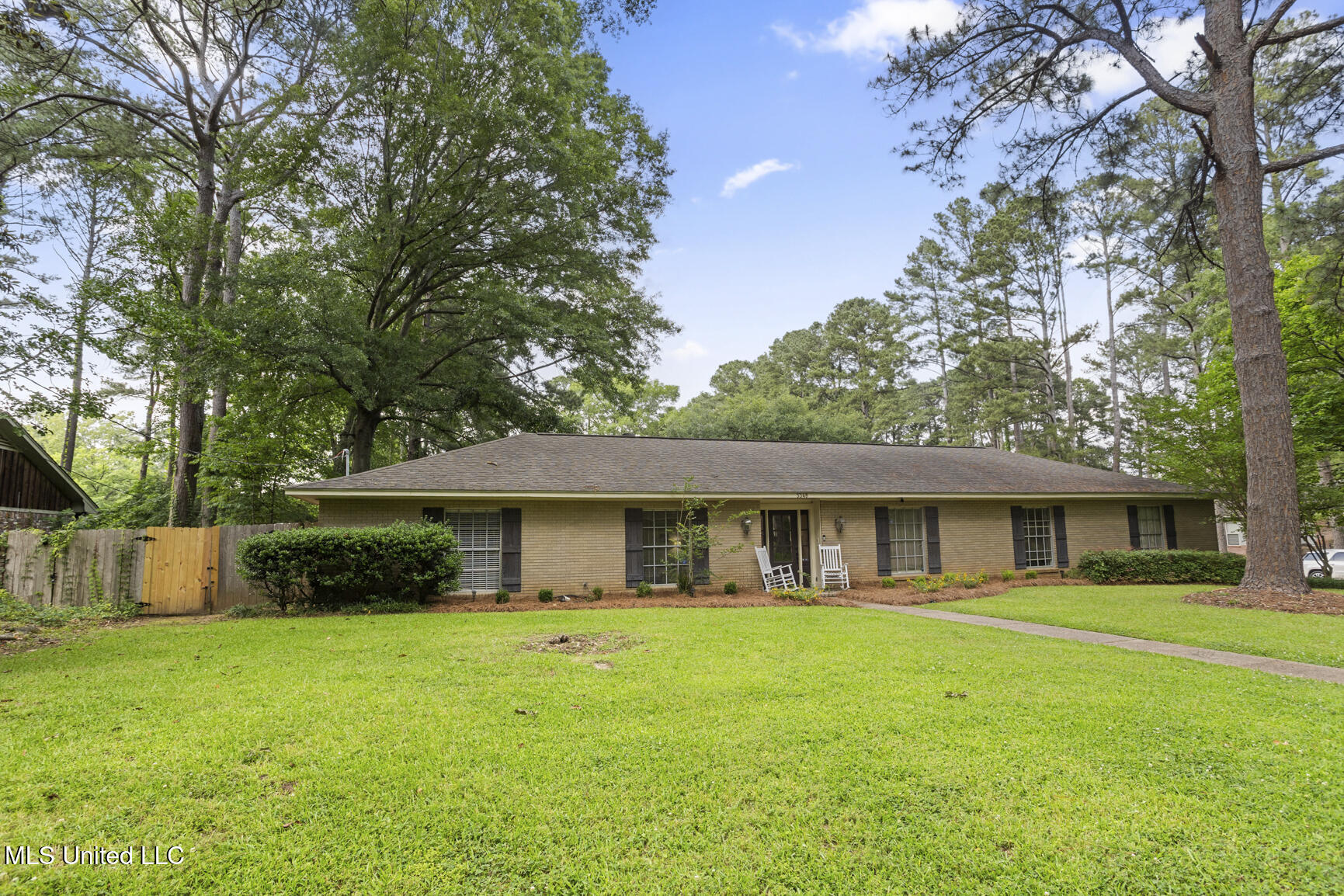 5348 Saratoga Drive, Jackson, Mississippi image 3