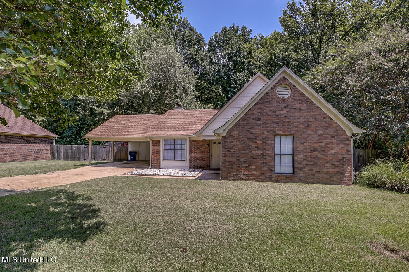 6650 Hickory Crest Drive, Walls, Mississippi image 1