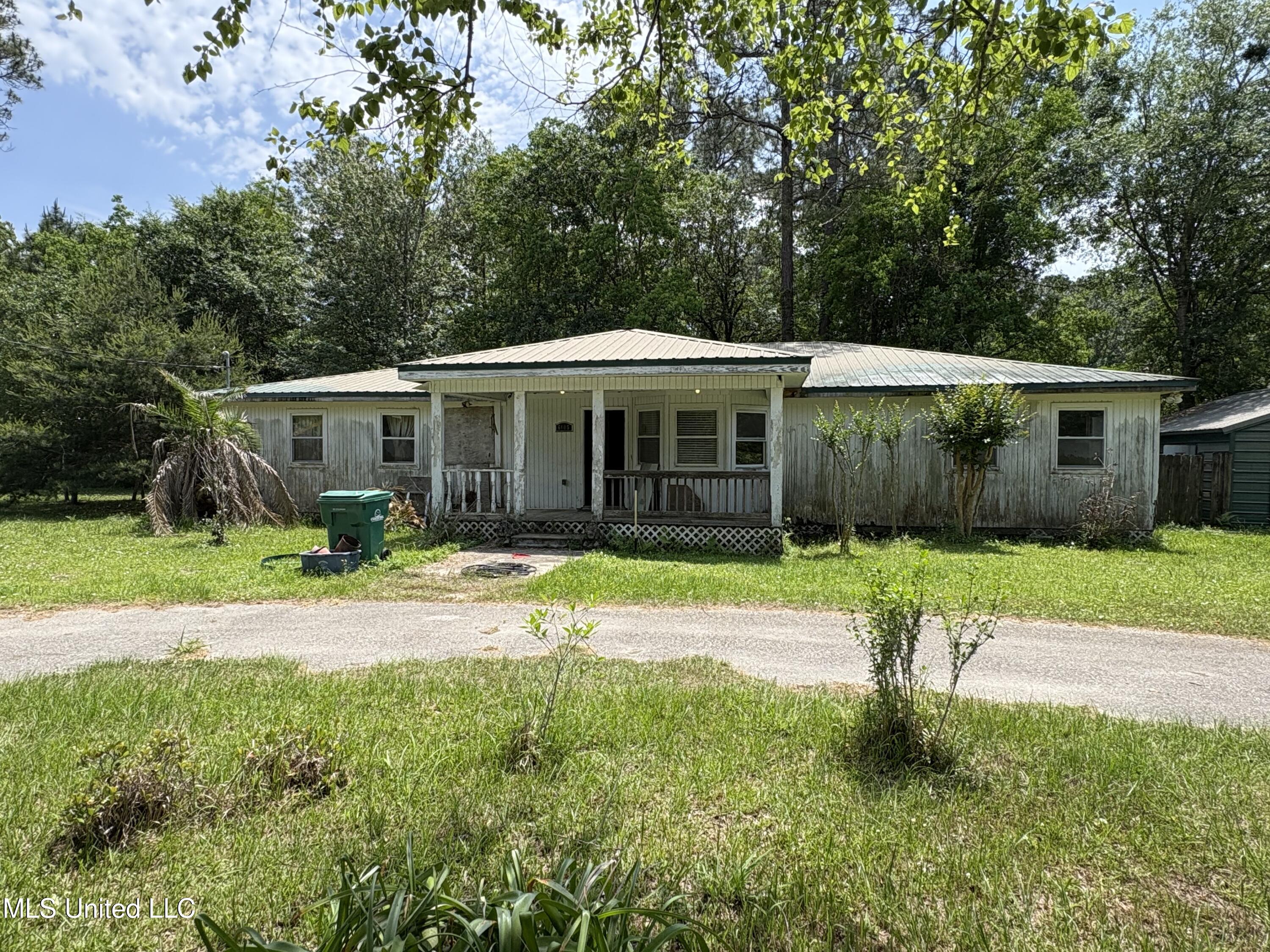 6105 E Desoto Street, Bay Saint Louis, Mississippi image 1