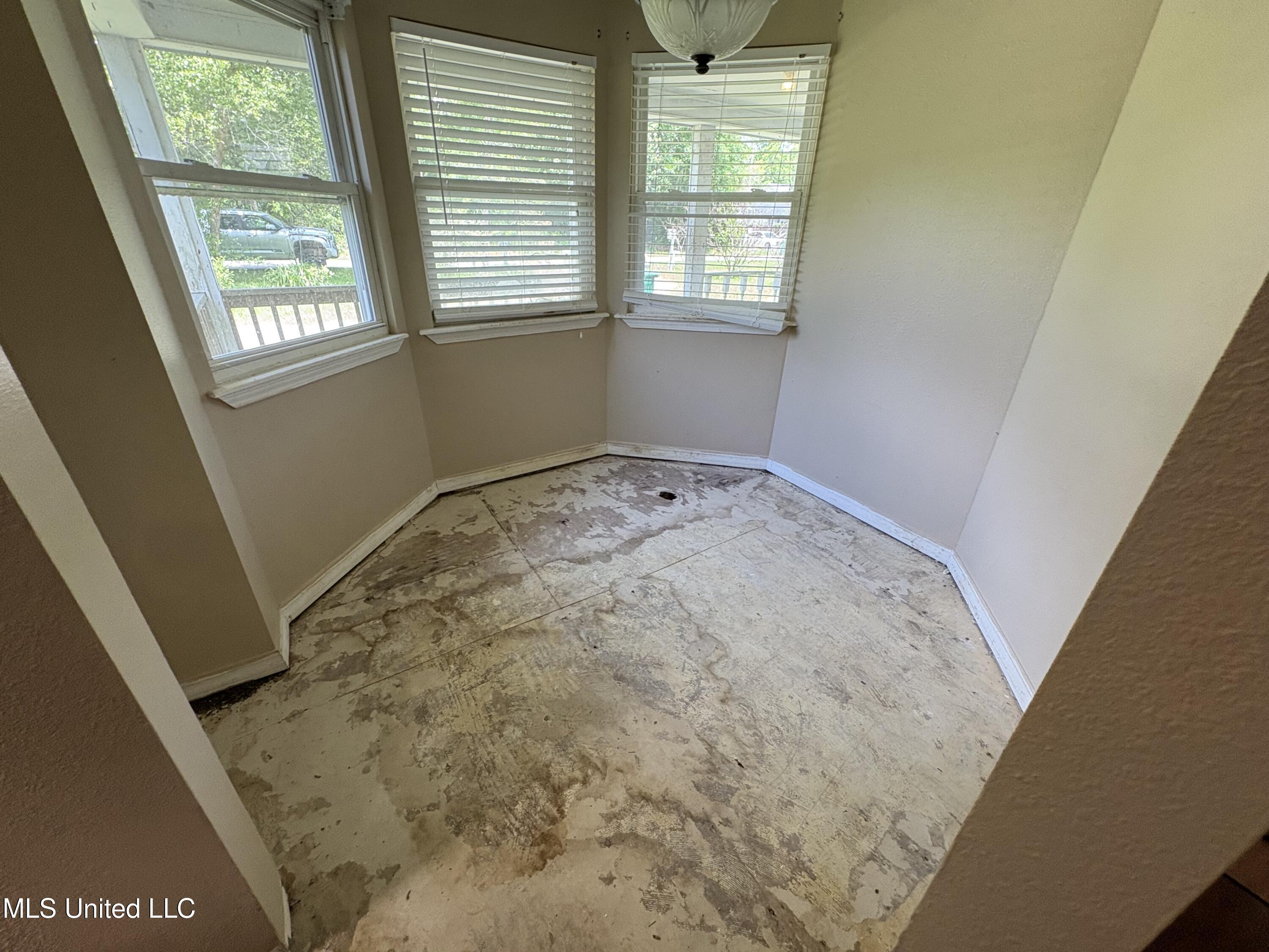 6105 E Desoto Street, Bay Saint Louis, Mississippi image 6