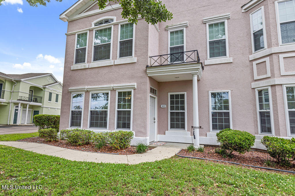 2252 Beach Drive #302, Gulfport, Mississippi image 1