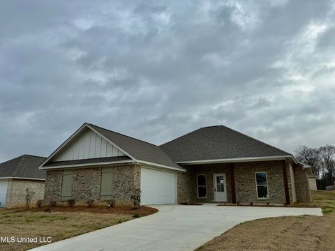 Homes For Sale - 120 Madisonville Drive<br/> Canton, MS 39046