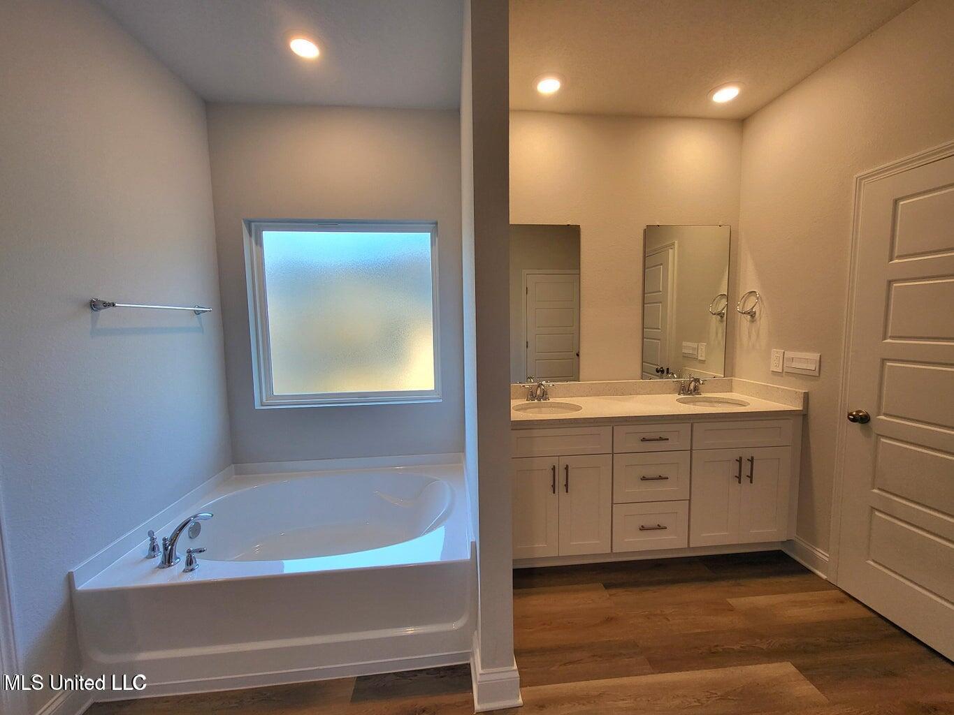 17050 River Hills Drive, Gulfport, Mississippi image 22