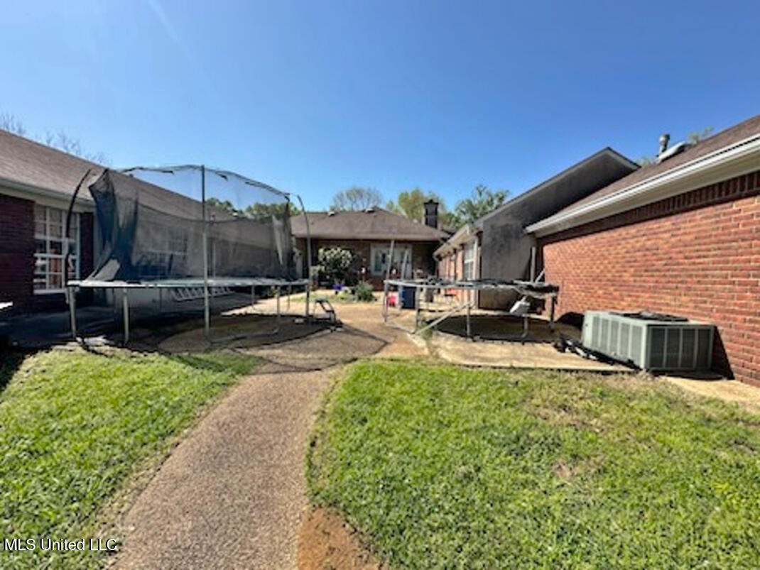 100 Green Oak Cove, Clinton, Mississippi image 6
