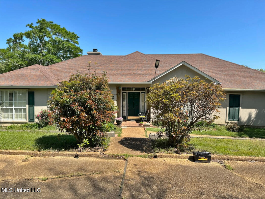 100 Green Oak Cove, Clinton, Mississippi image 2