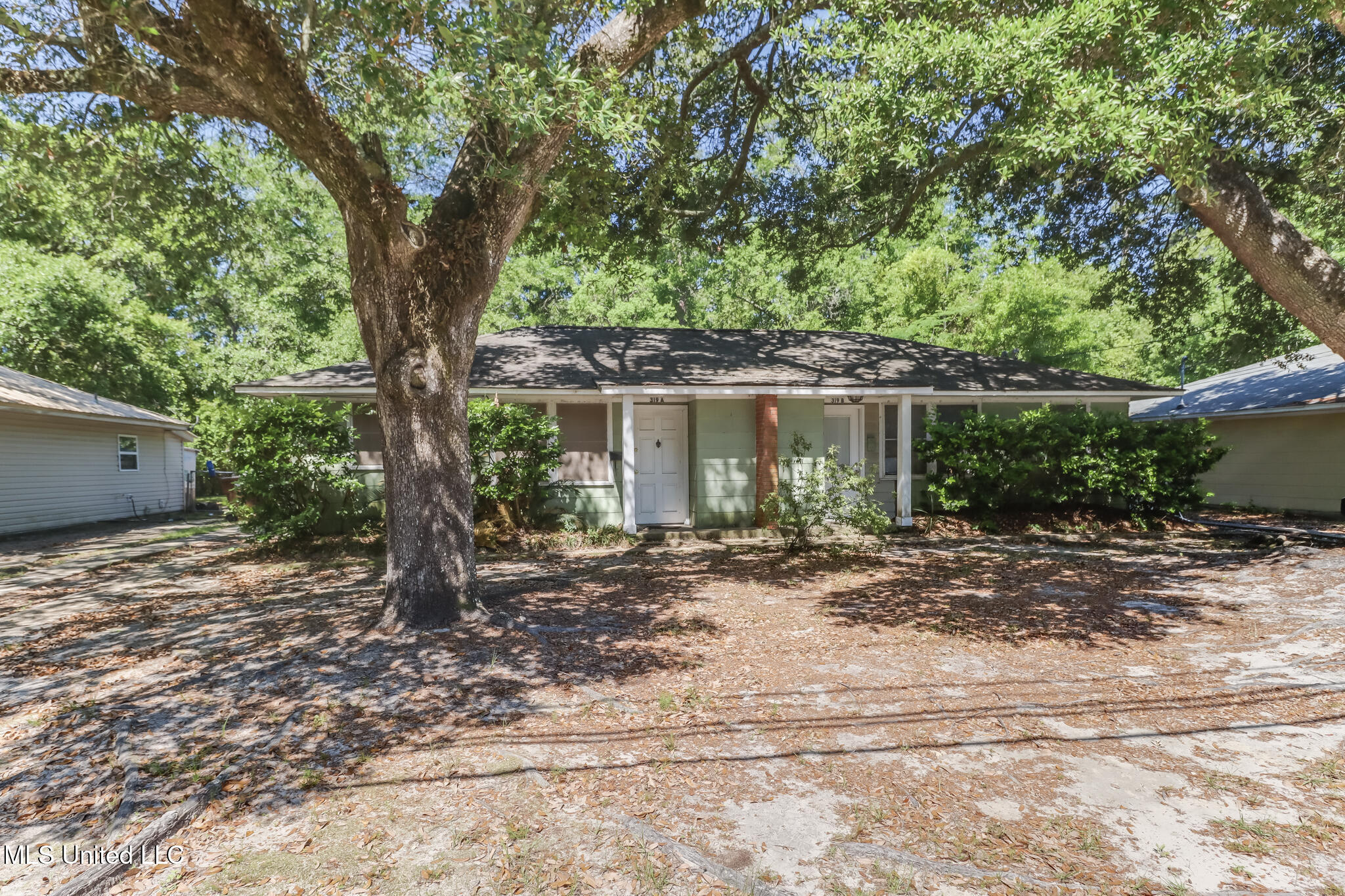 319 Saint Mary Boulevard, Biloxi, Mississippi image 2
