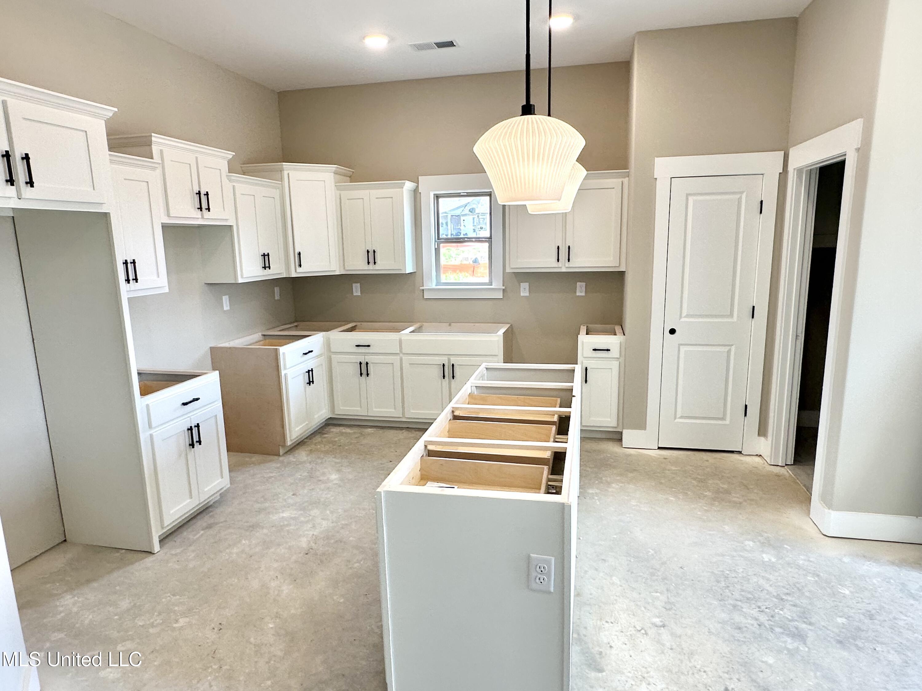 3755 Roland Drive, Southaven, Mississippi image 3