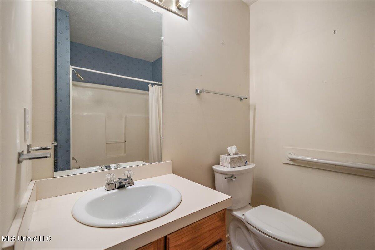 2012 Fox Hill Lane, Byram, Mississippi image 16