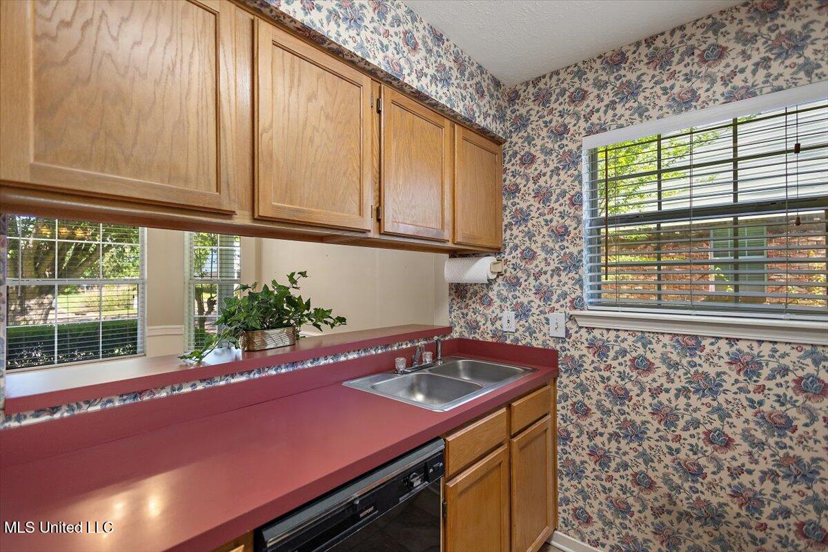 2012 Fox Hill Lane, Byram, Mississippi image 10