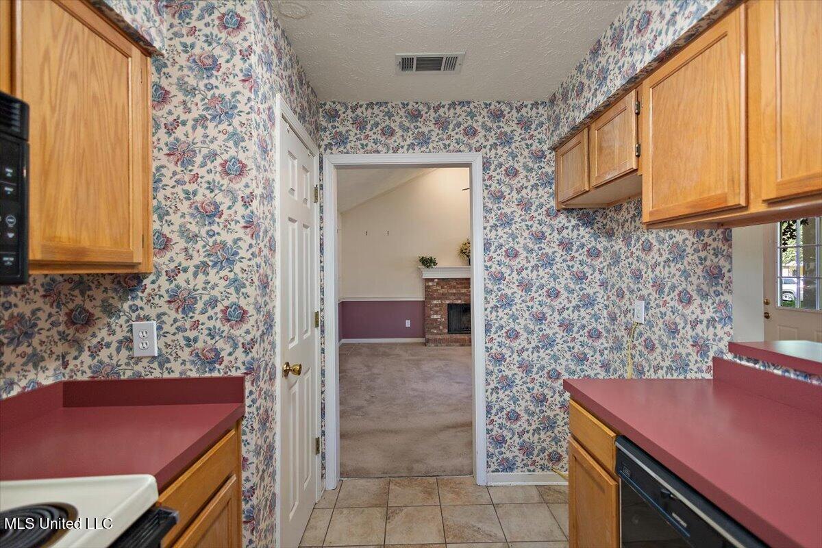 2012 Fox Hill Lane, Byram, Mississippi image 11