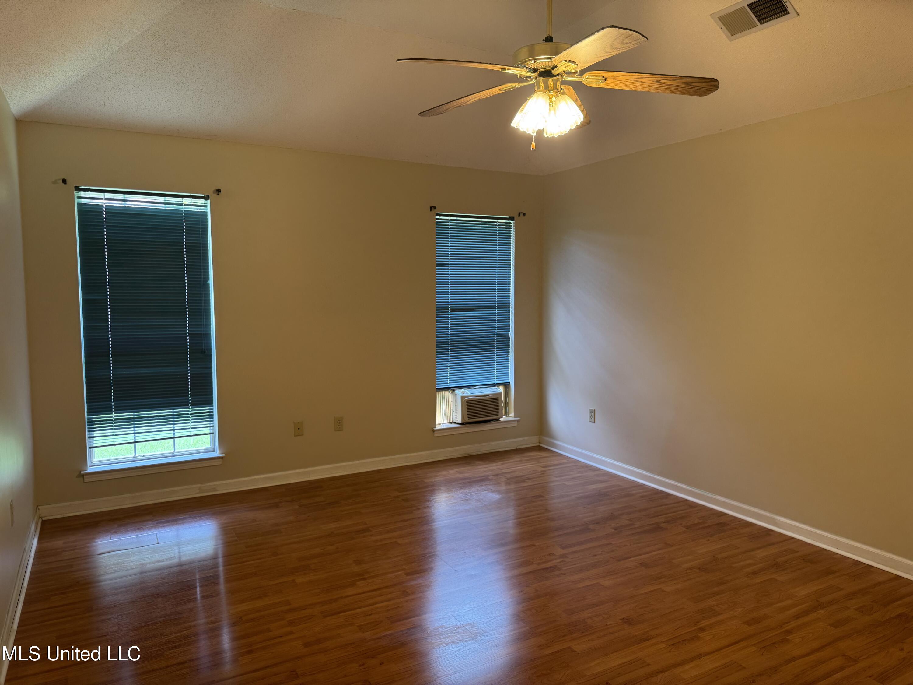 10069 Fox Chase Drive, Olive Branch, Mississippi image 9