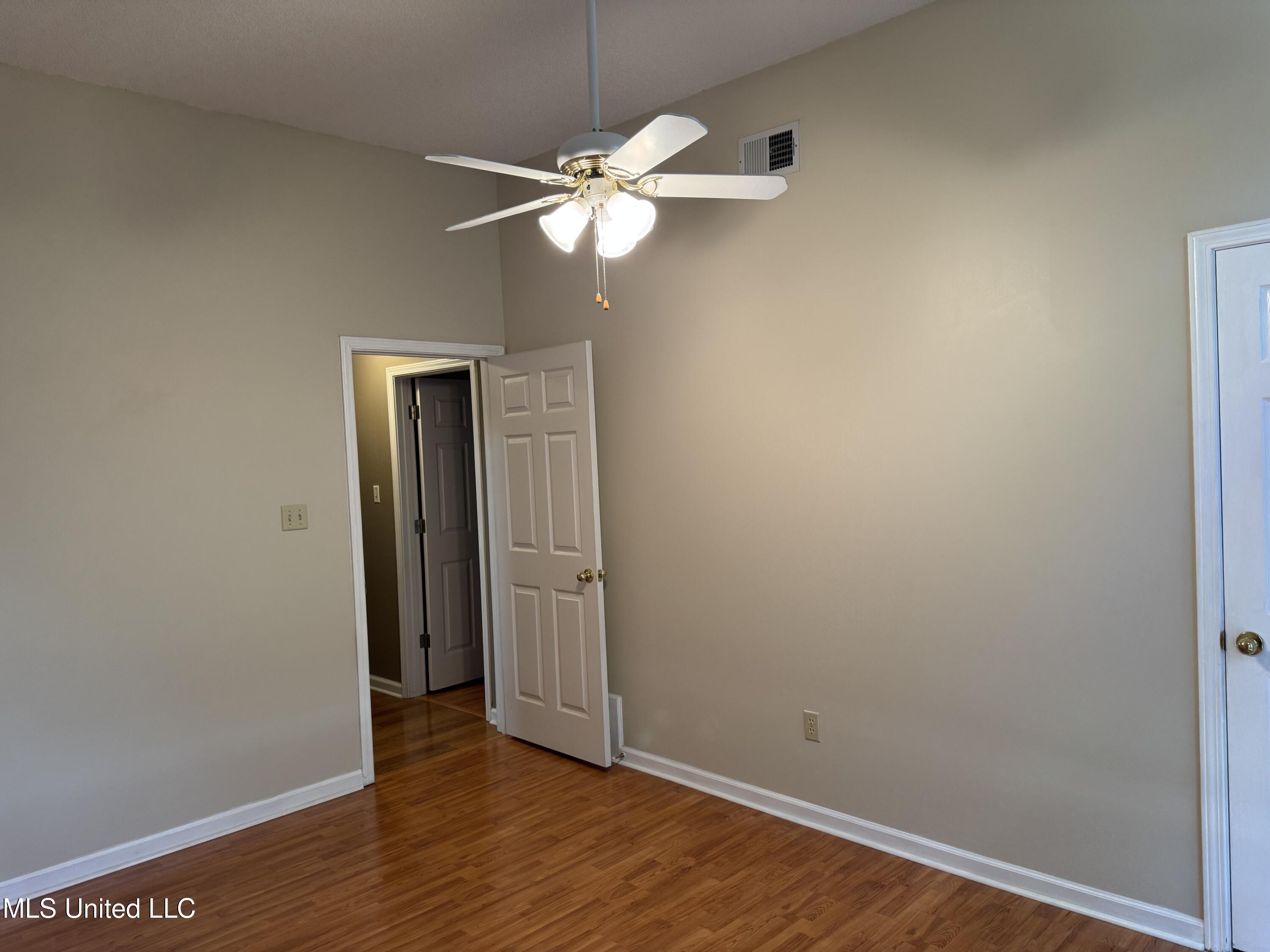 10069 Fox Chase Drive, Olive Branch, Mississippi image 16