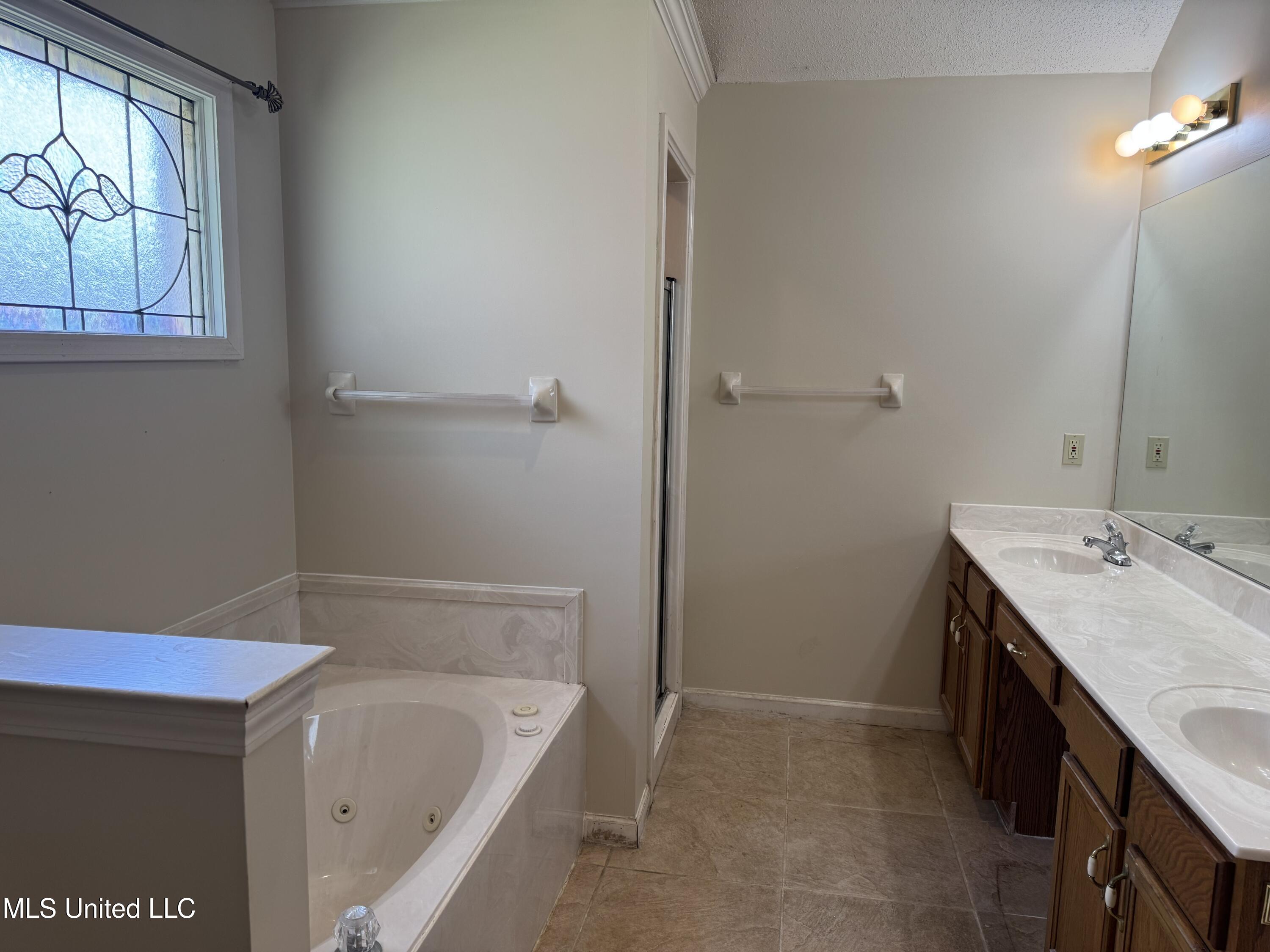 10069 Fox Chase Drive, Olive Branch, Mississippi image 12