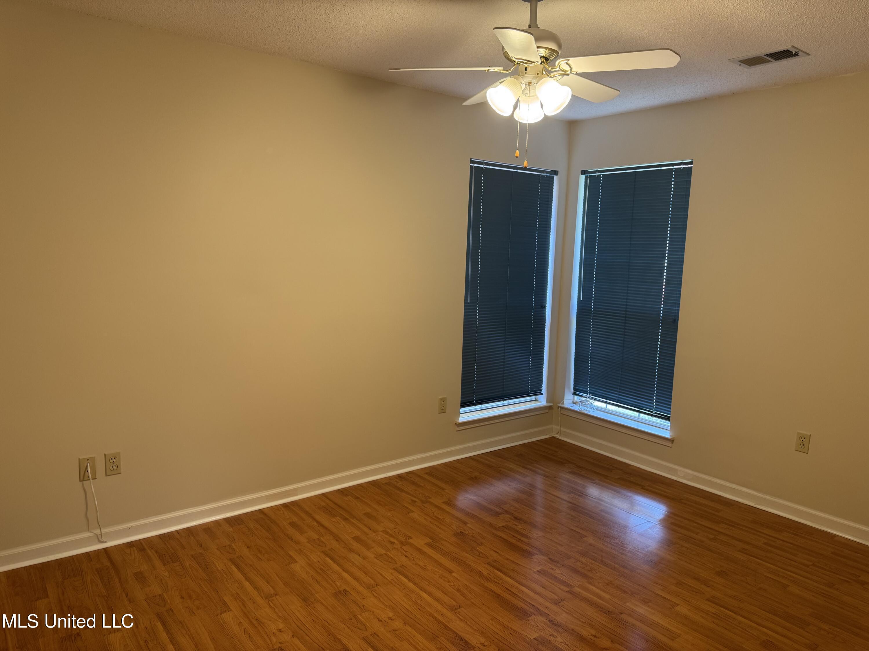 10069 Fox Chase Drive, Olive Branch, Mississippi image 17