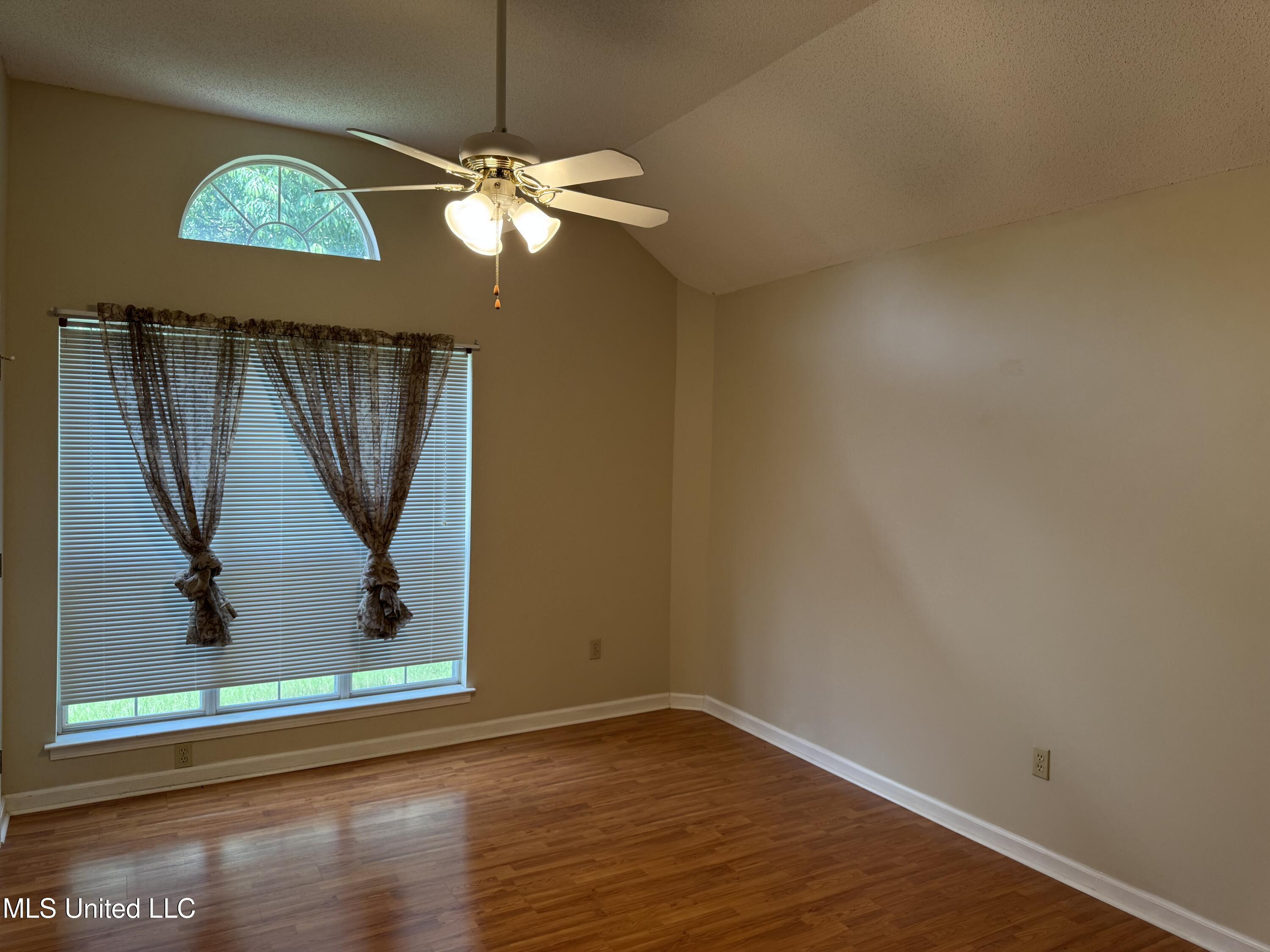 10069 Fox Chase Drive, Olive Branch, Mississippi image 15