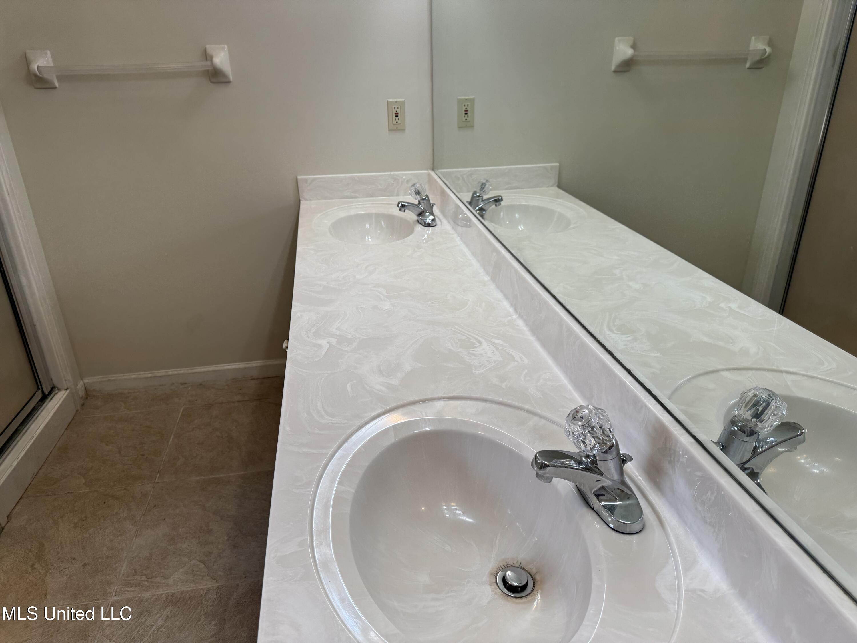 10069 Fox Chase Drive, Olive Branch, Mississippi image 13