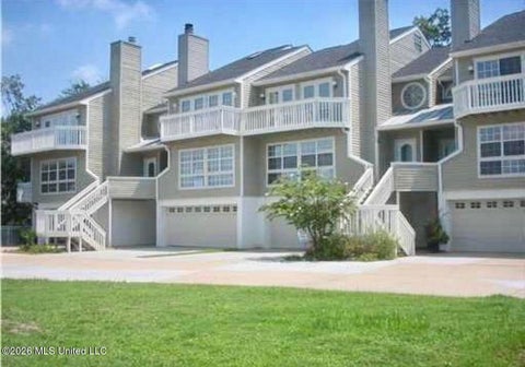 Townhouse For Sale - 717 Bienville Boulevard<br/> Jackson County, Ocean Springs, MS 39564