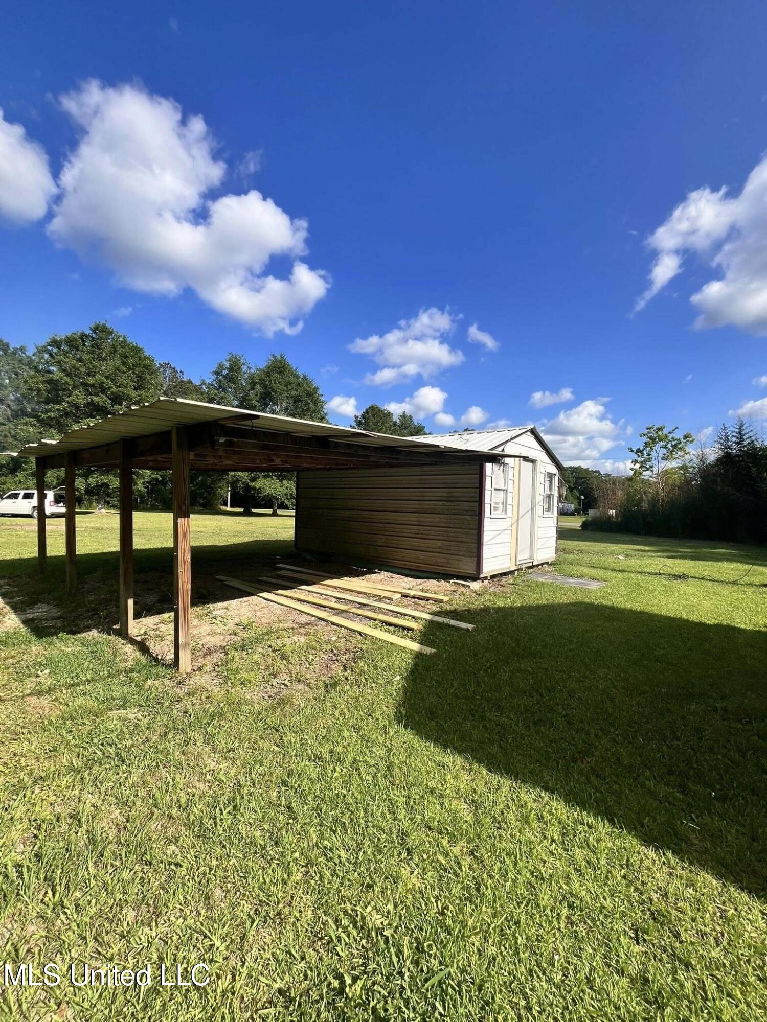 25411 Katie Drive, Picayune, Mississippi image 2